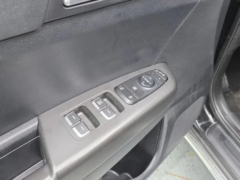 Kia Sportage, снимка 13 - Автомобили и джипове - 56687836
