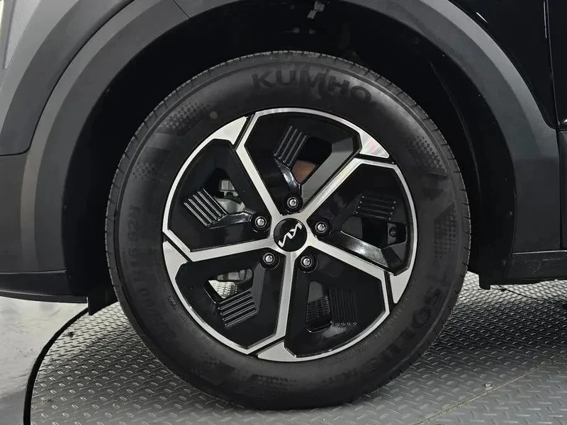 Kia Niro, снимка 5 - Автомобили и джипове - 56719703