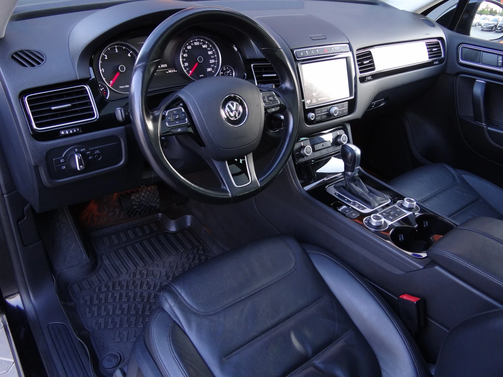 VW Touareg 3.0tdi-262k.c. /AUTO/KOJA/NAVI/PANORAMA/XENON/LED/ - изображение 8