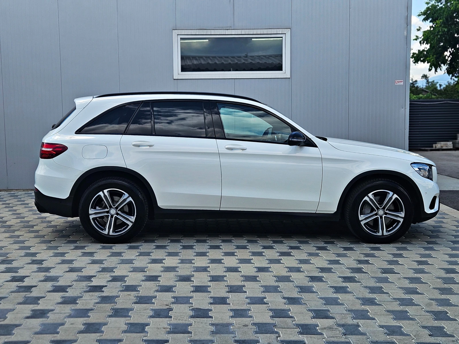 Mercedes-Benz GLC 220 AMG/GERMANY/360CAMERA/PANORAMA/ПОДГРЕВ/AMBIENT/LIZ - изображение 4