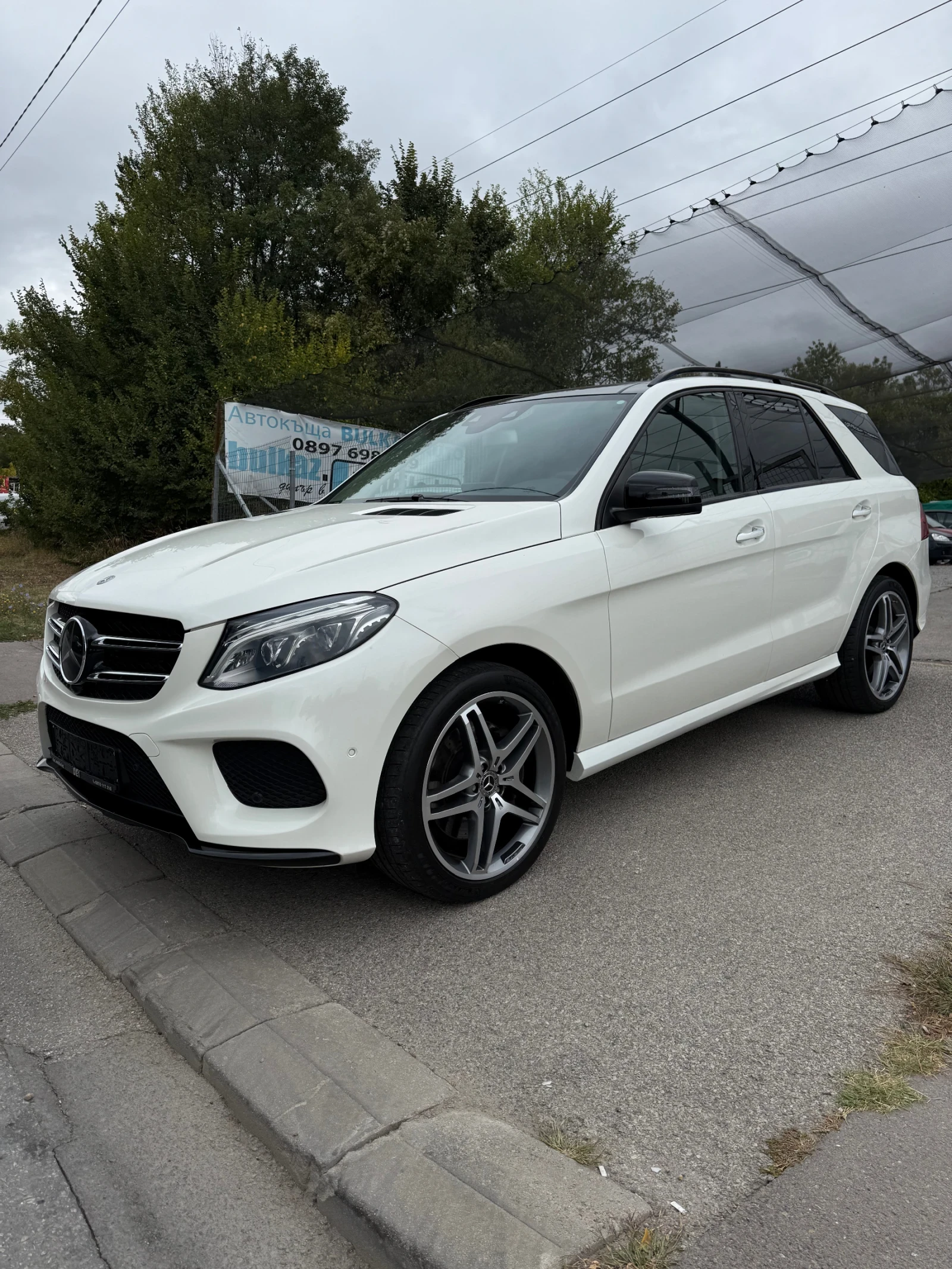 Mercedes-Benz GLE 350 * AMG* 4Matic* 21* Harman Kardon* Теглич* ЛИЗИНГ - изображение 3