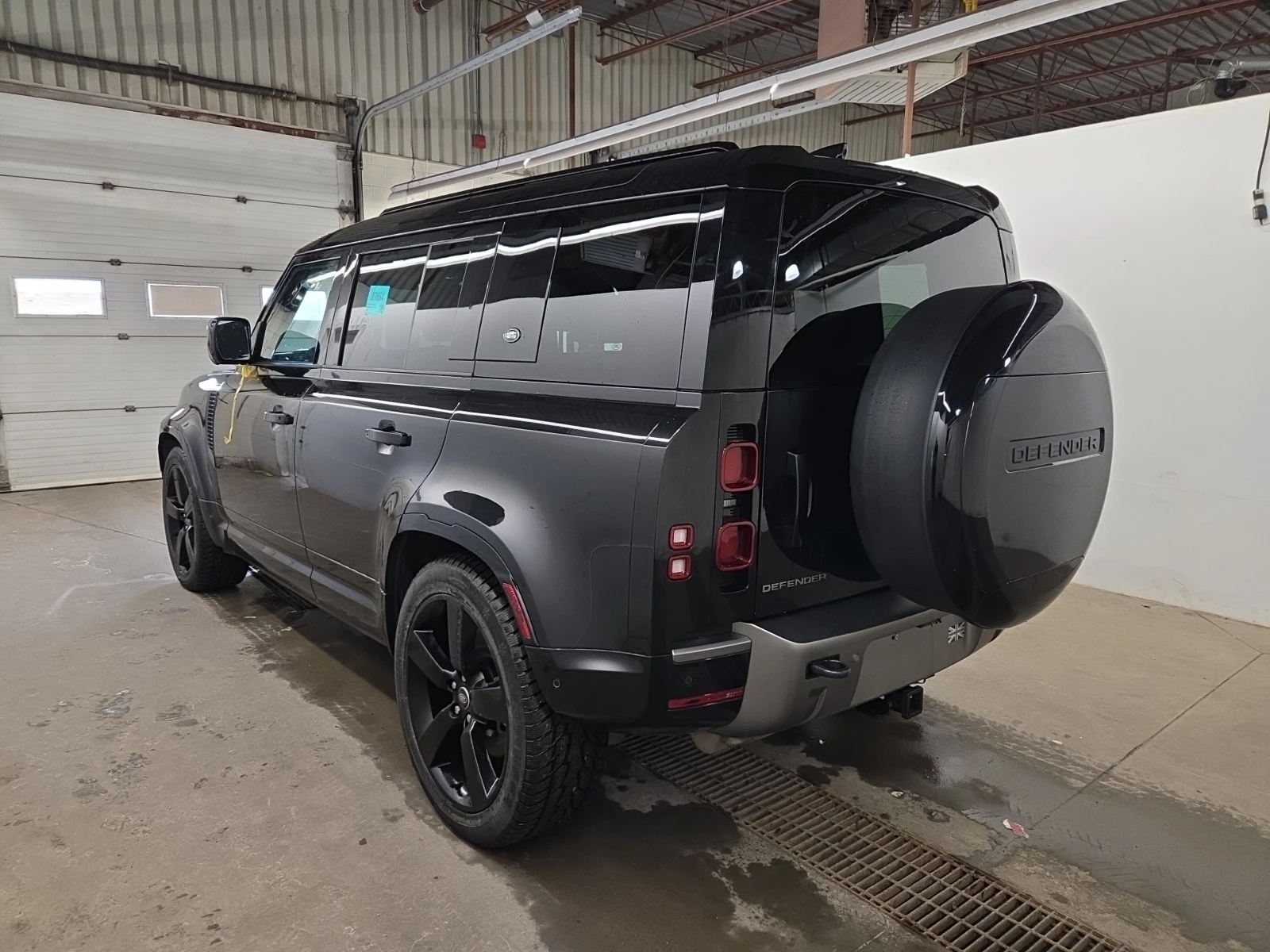 Land Rover Defender 110 P400 X-Dynamic SE - изображение 4