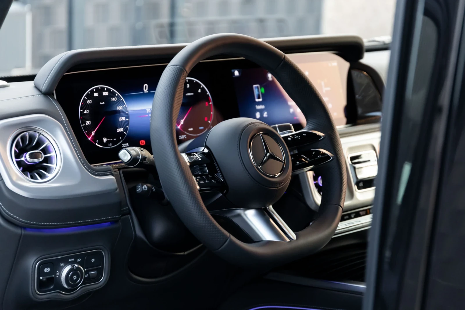 Mercedes-Benz G 450 d AMG* Keyless* Налична в София, снимка 10 - Автомобили и джипове - 54009551