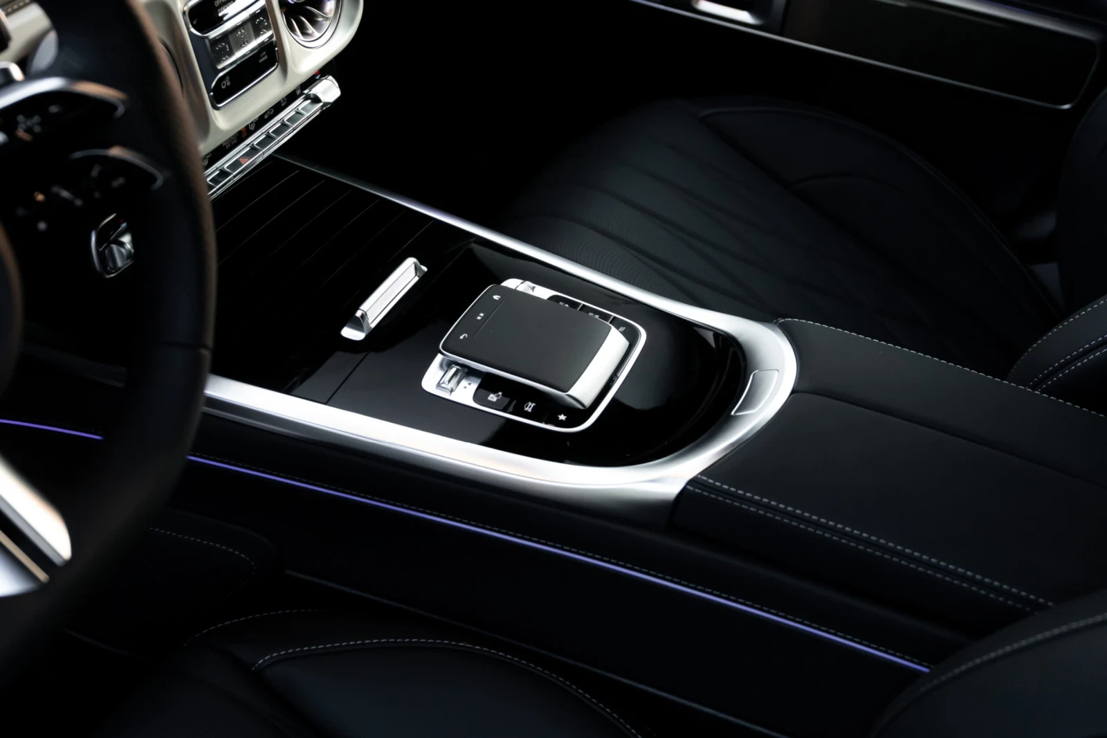 Mercedes-Benz G 450 d AMG* Keyless* Налична в София, снимка 12 - Автомобили и джипове - 54009551