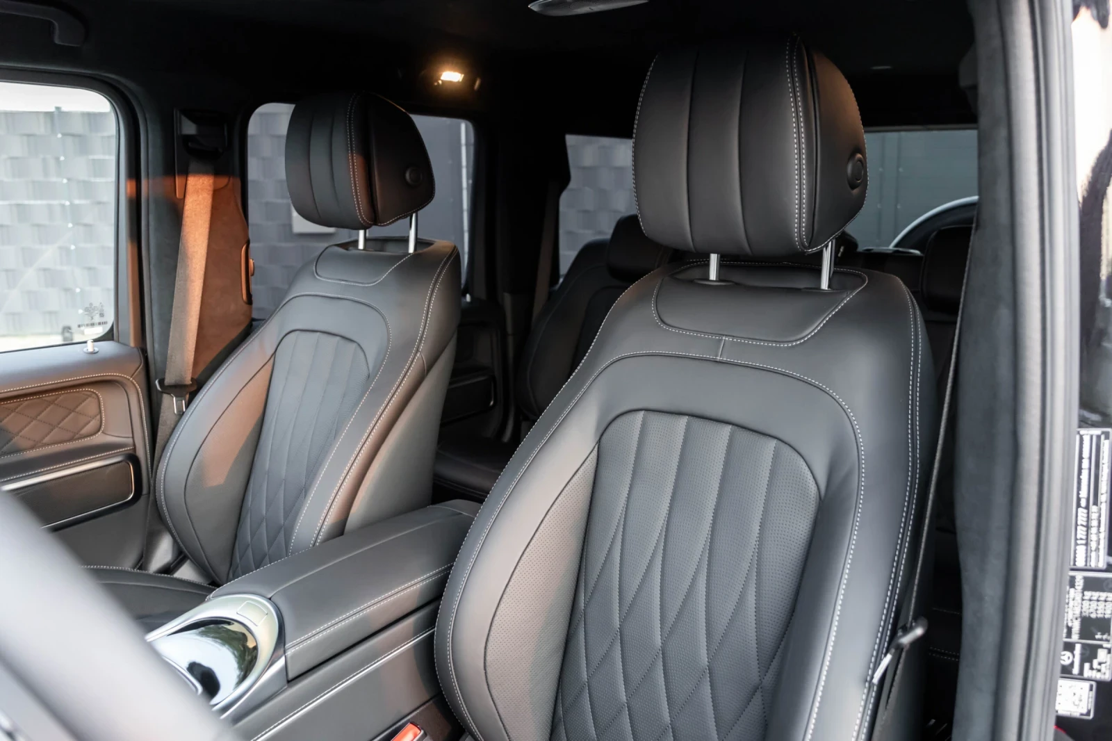 Mercedes-Benz G 450 d AMG* Keyless* Налична в София, снимка 6 - Автомобили и джипове - 54009551