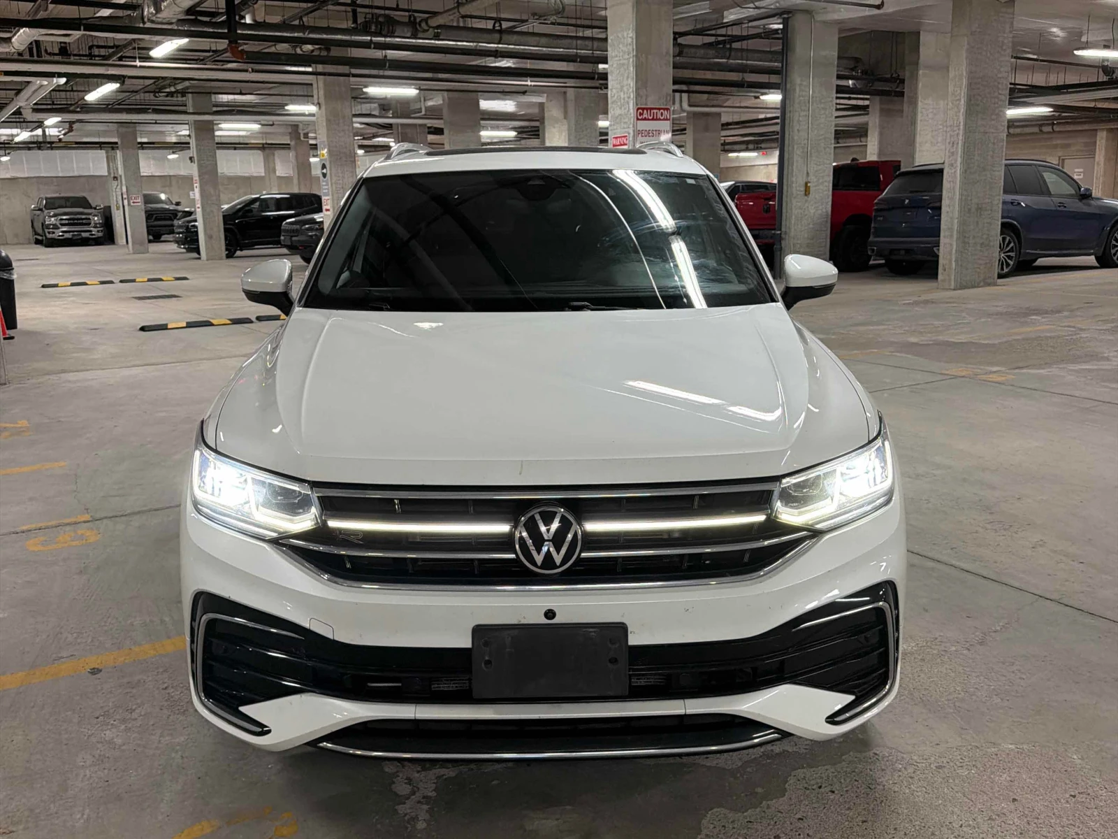 VW Tiguan Highline R Line / 360 / ОБДУХВАНЕ / FENDER, снимка 6 - Автомобили и джипове - 55857852