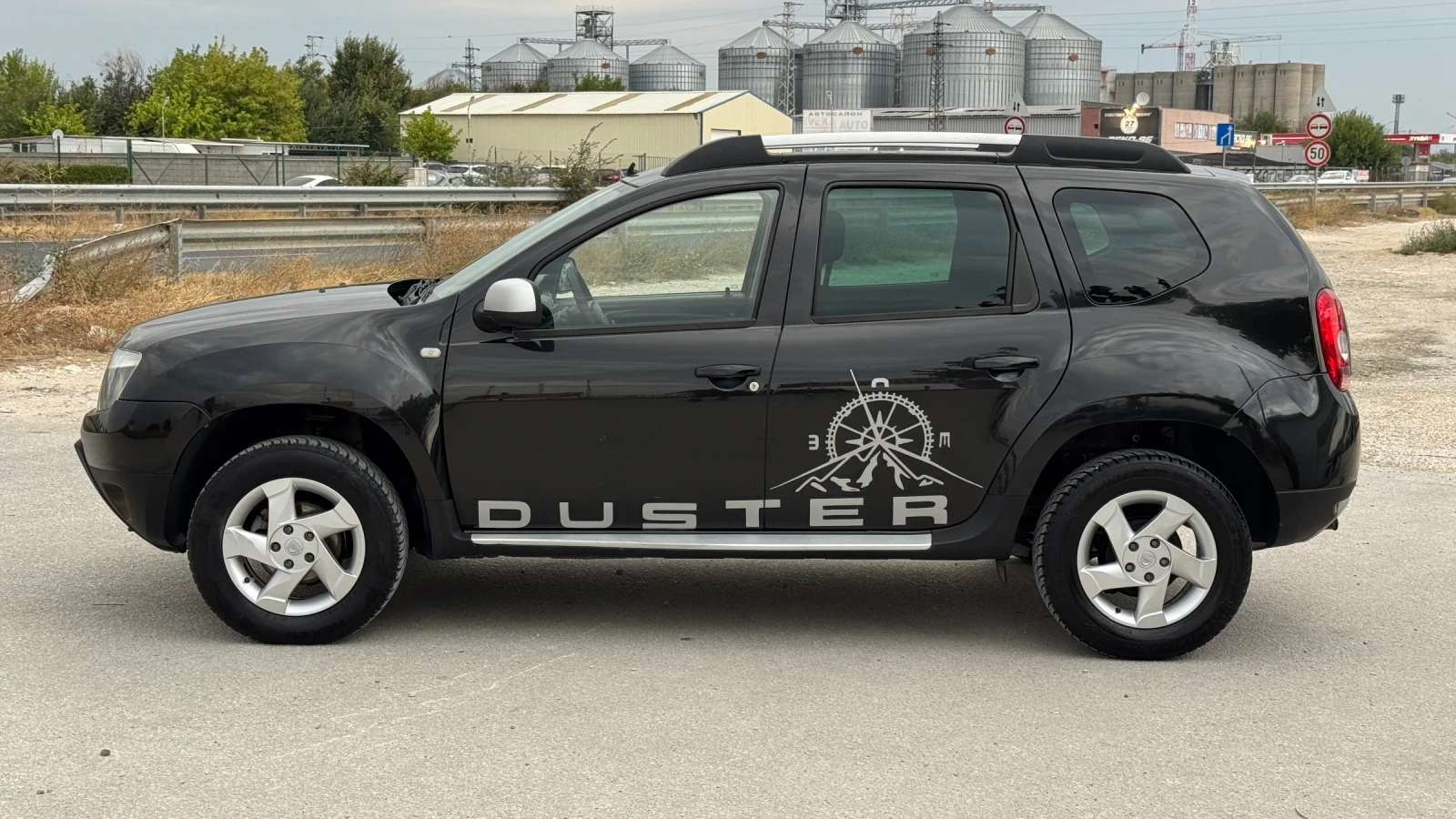 Dacia Duster * 1.6 105hp* 4х4* БЕНЗИН/ГАЗ* ВНОС ОТ ИТАЛИЯ* , снимка 2 - Автомобили и джипове - 56046640
