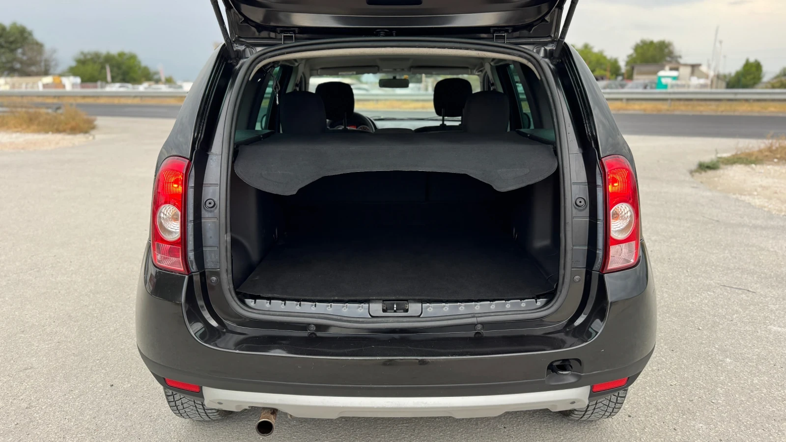 Dacia Duster * 1.6 105hp* 4х4* БЕНЗИН/ГАЗ* ВНОС ОТ ИТАЛИЯ* , снимка 5 - Автомобили и джипове - 56046640
