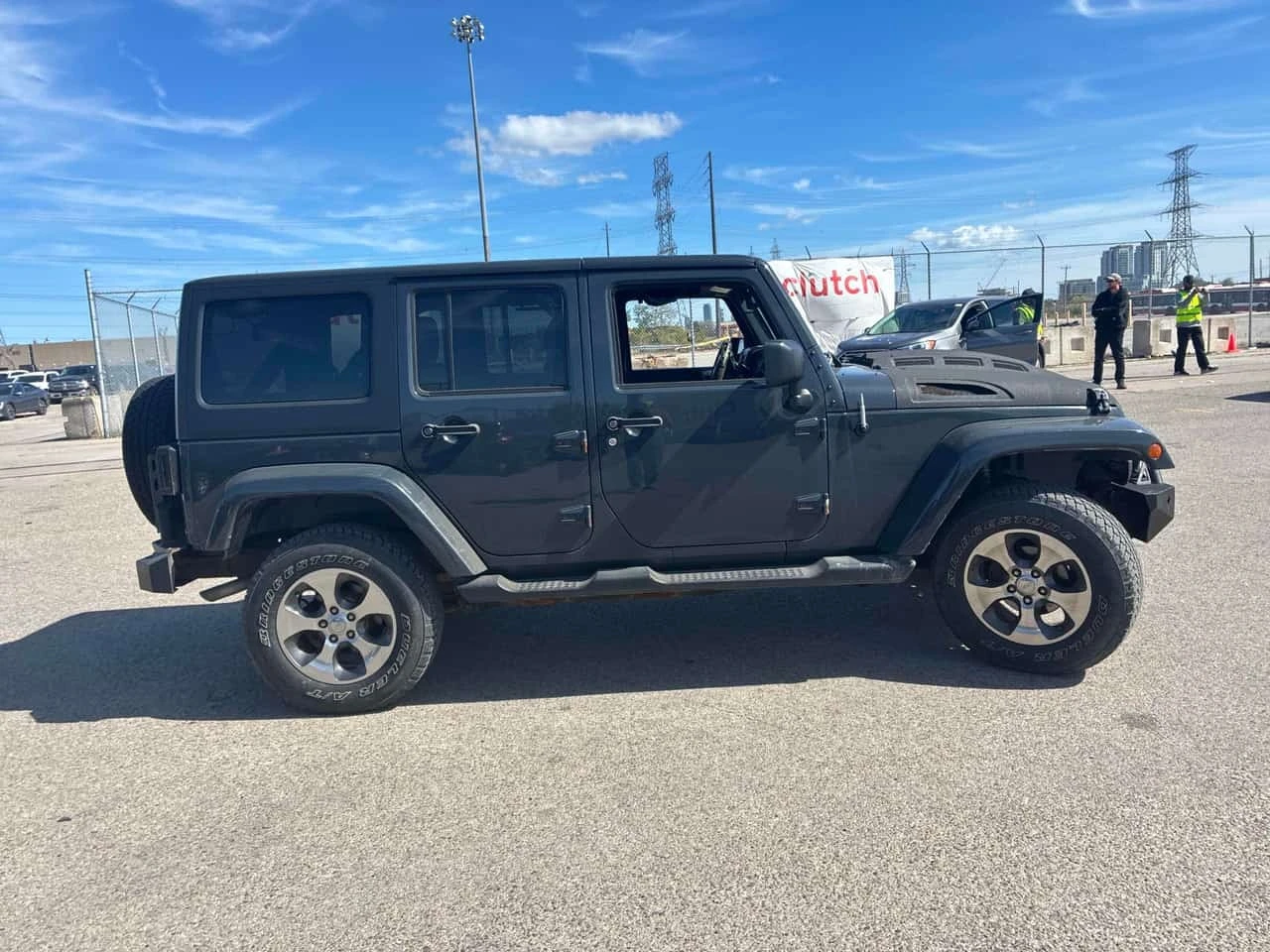 Jeep Wrangler 4WD 4dr Sahara/CARFAX/ФИНАНСИРАНЕ, снимка 3 - Автомобили и джипове - 56185801