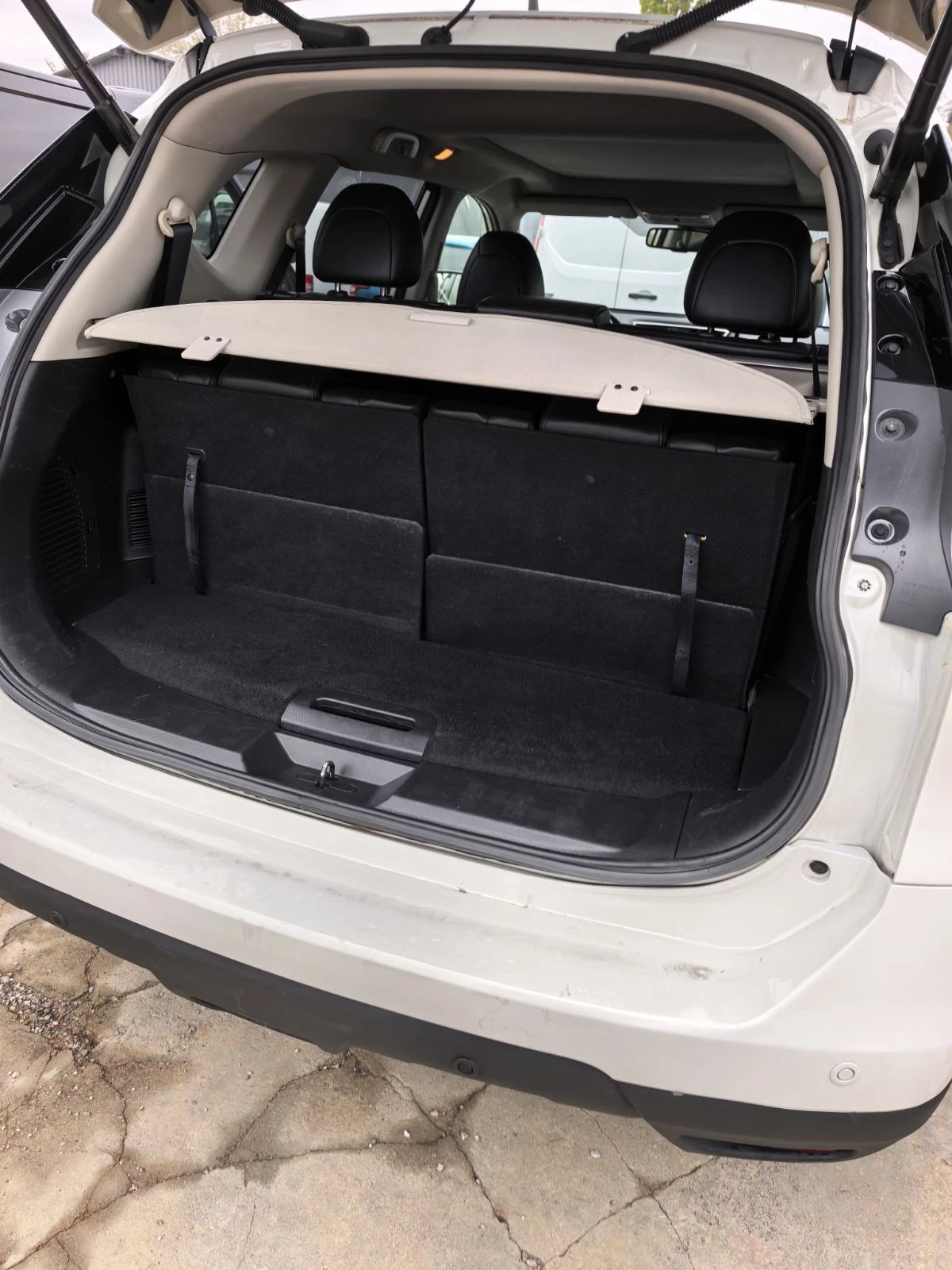 Nissan X-trail 1.6, снимка 13 - Автомобили и джипове - 56616140