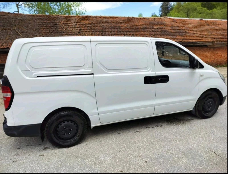 Hyundai H1 Товарен, снимка 11 - Бусове и автобуси - 47650242