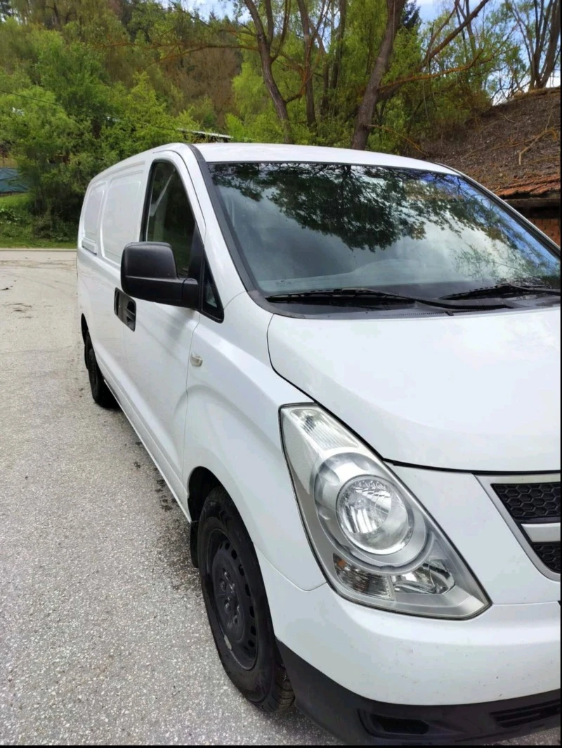 Hyundai H1 Товарен, снимка 1 - Бусове и автобуси - 47650242