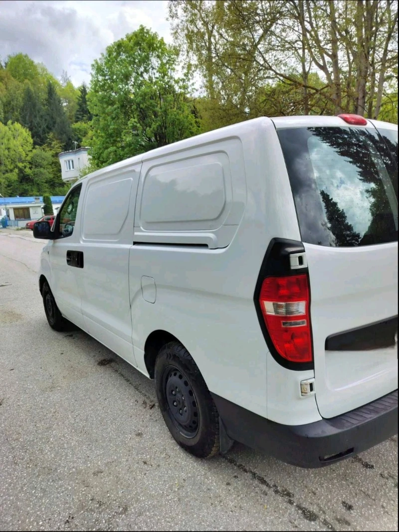 Hyundai H1 Товарен, снимка 4 - Бусове и автобуси - 47650242