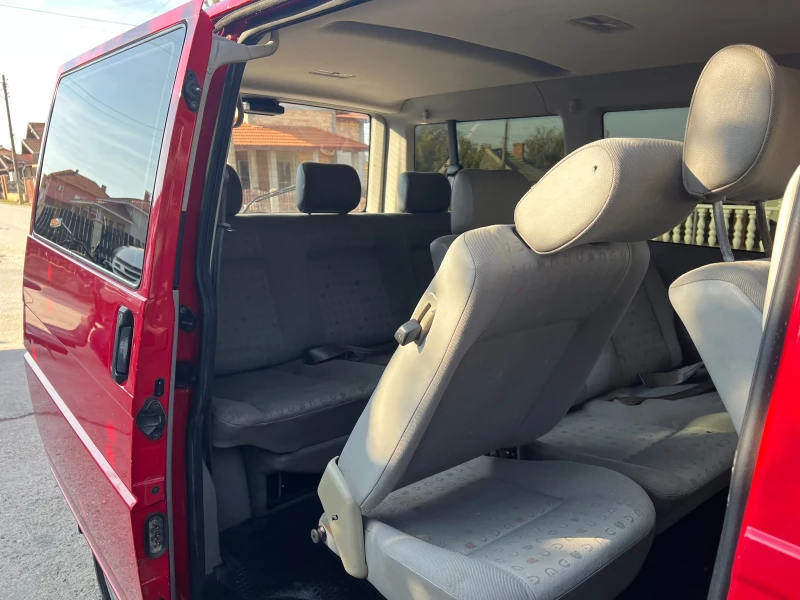 VW Caravelle 2.5 tdi, снимка 7 - Бусове и автобуси - 47815345