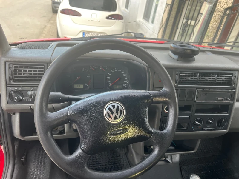 VW Caravelle 2.5 tdi, снимка 13 - Бусове и автобуси - 47815345