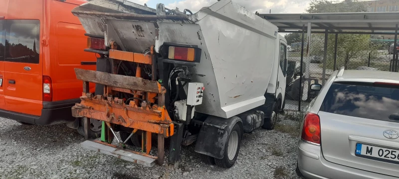 Renault Maxity 2.5, снимка 2 - Камиони - 52383439