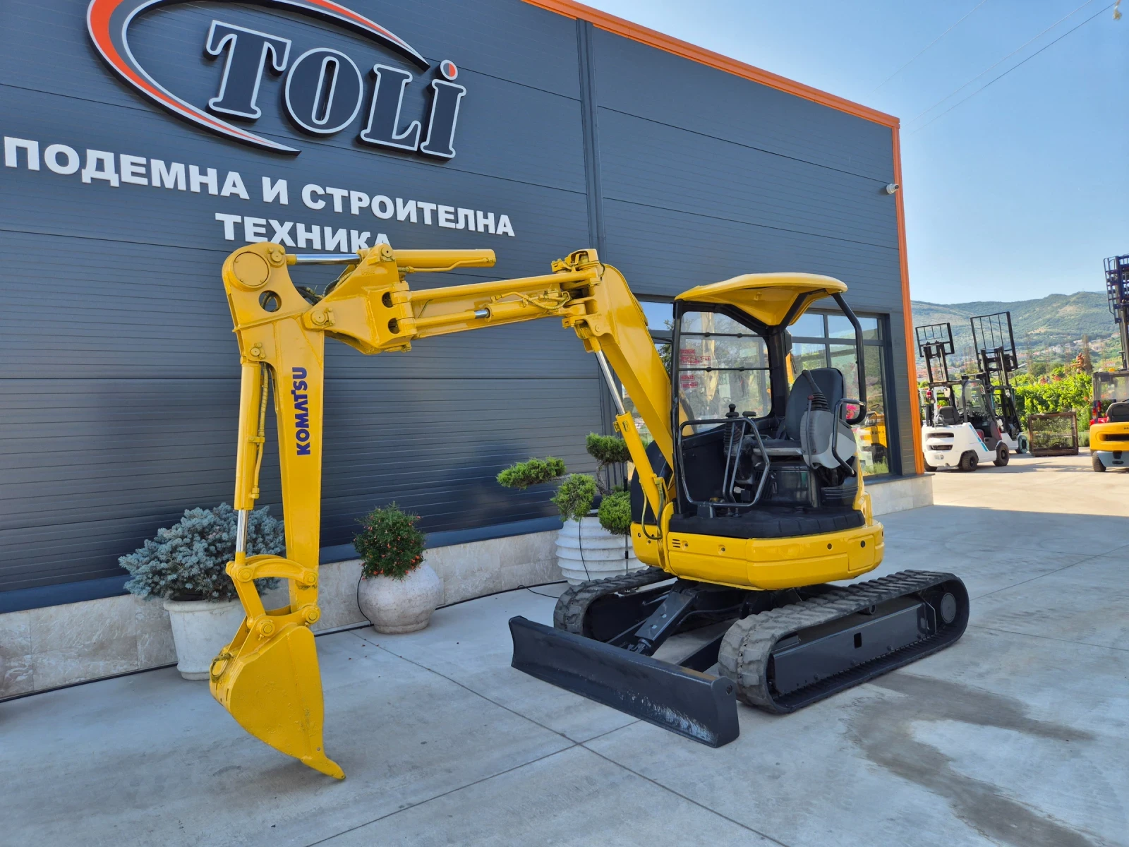 Багер Komatsu PC38UU-5 / ПЕРФЕКТНО СЪСТОЯНИЕ / КАТО НОВ !, снимка 1
