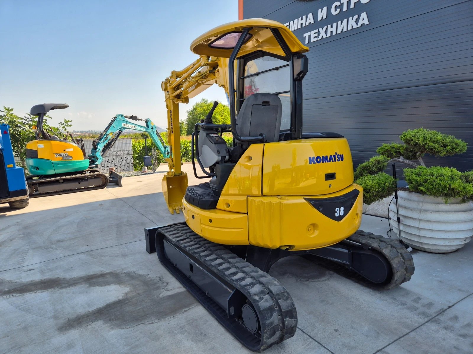 Багер Komatsu PC38UU-5 / ПЕРФЕКТНО СЪСТОЯНИЕ / КАТО НОВ ! - изображение 3