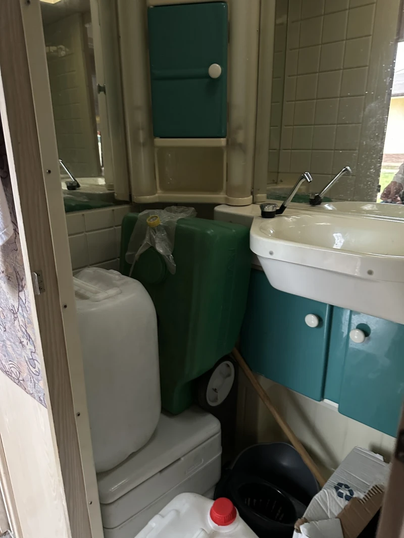 Каравана Dethleffs 460, снимка 6 - Каравани и кемпери - 52323897