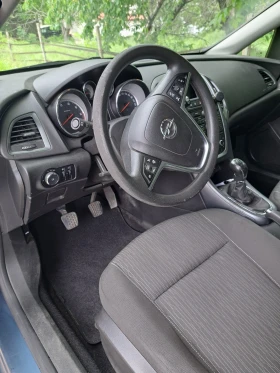 Opel Astra Caravan Sports Tourer, снимка 5