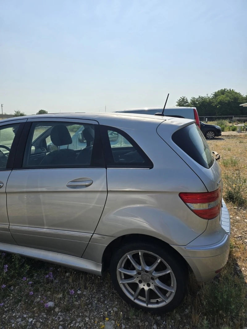 Mercedes-Benz B 200 2.0cdi, снимка 4 - Автомобили и джипове - 46278262