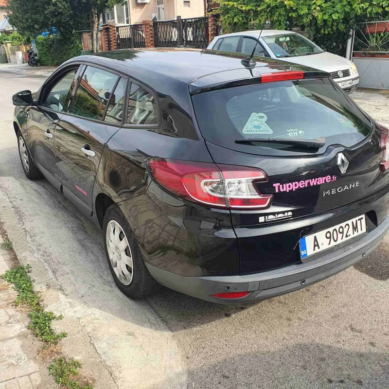 Renault Megane Комби, снимка 4 - Автомобили и джипове - 47331844