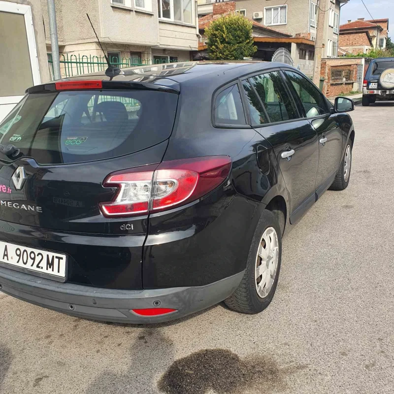 Renault Megane Комби, снимка 3 - Автомобили и джипове - 47331844