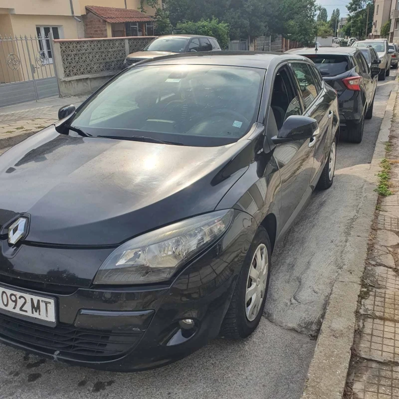 Renault Megane Комби, снимка 2 - Автомобили и джипове - 47331844