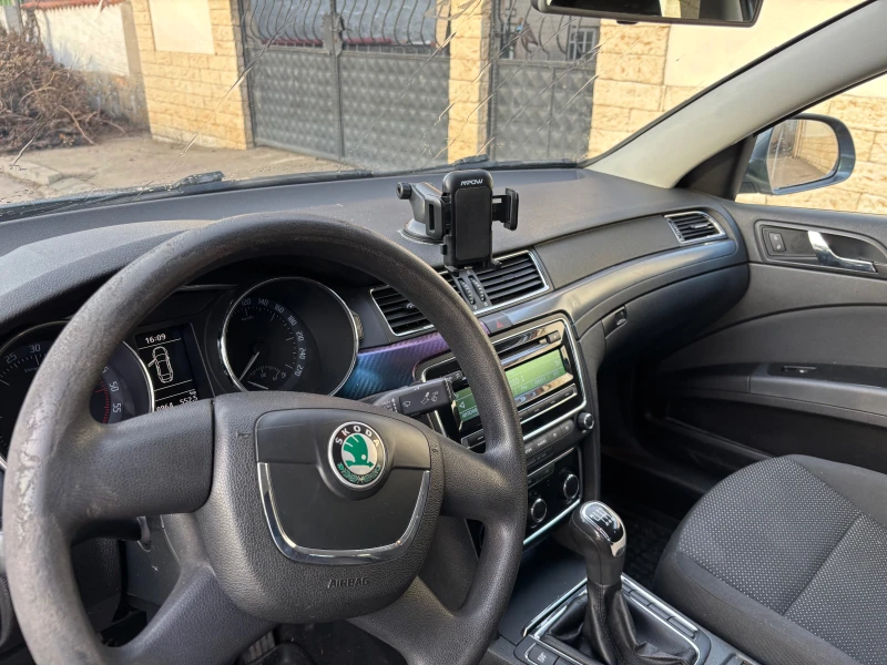 Skoda Superb 2.0 tdi, снимка 5 - Автомобили и джипове - 49591664