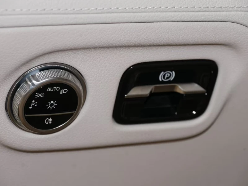 Mercedes-Benz EQS 500/4MATIC/449HP/AMG/PANO/NIGHT/360/HUD/338gpr, снимка 9 - Автомобили и джипове - 51749942