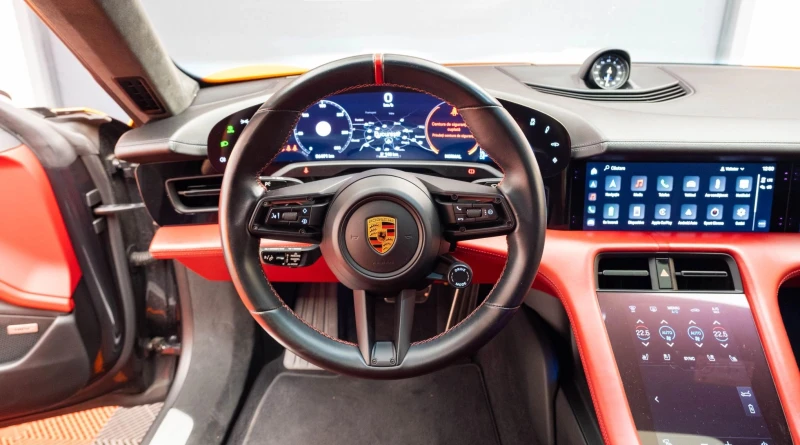 Porsche Taycan Taycan Turbo 93.4 kWh, снимка 13 - Автомобили и джипове - 52000552