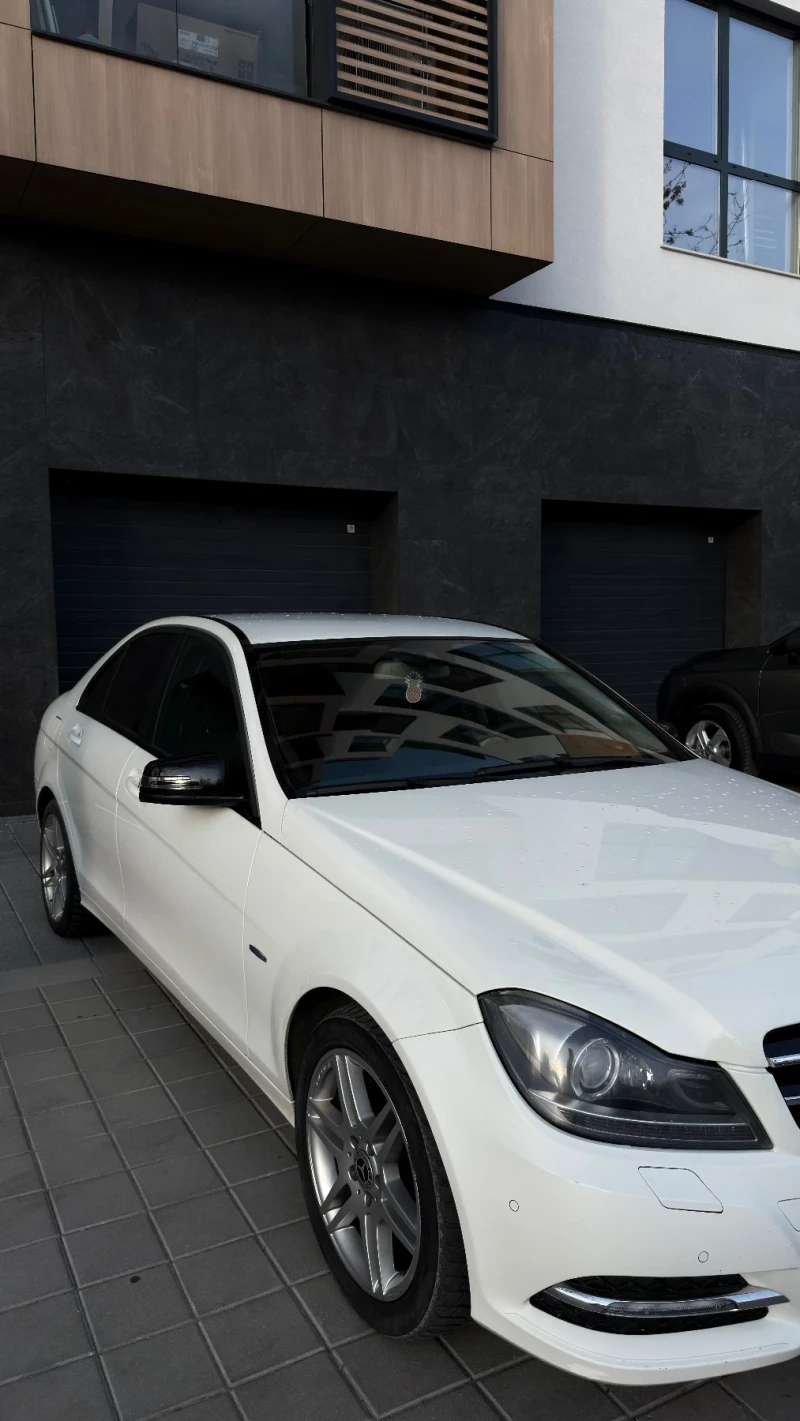 Mercedes-Benz C 200 2.2 , снимка 2 - Автомобили и джипове - 52867396