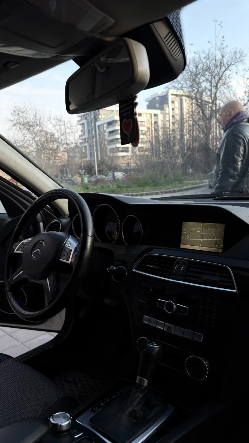 Mercedes-Benz C 200 2.2 , снимка 14 - Автомобили и джипове - 52867396