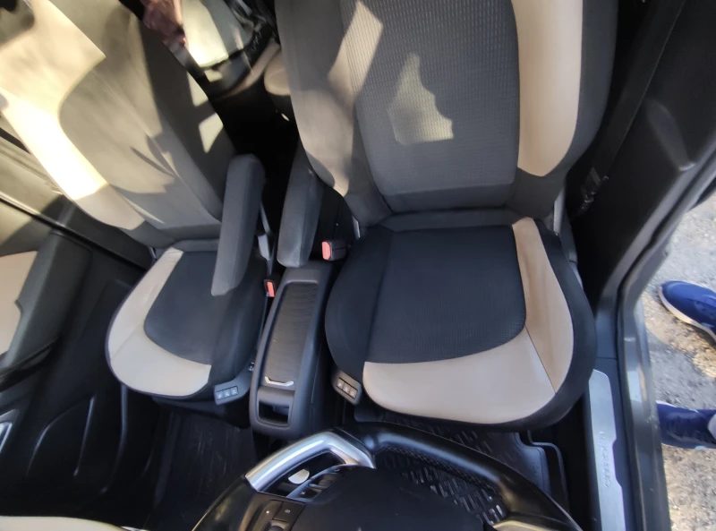 Citroen Grand C4 Picasso 2.0 HDI, снимка 8 - Автомобили и джипове - 52947463