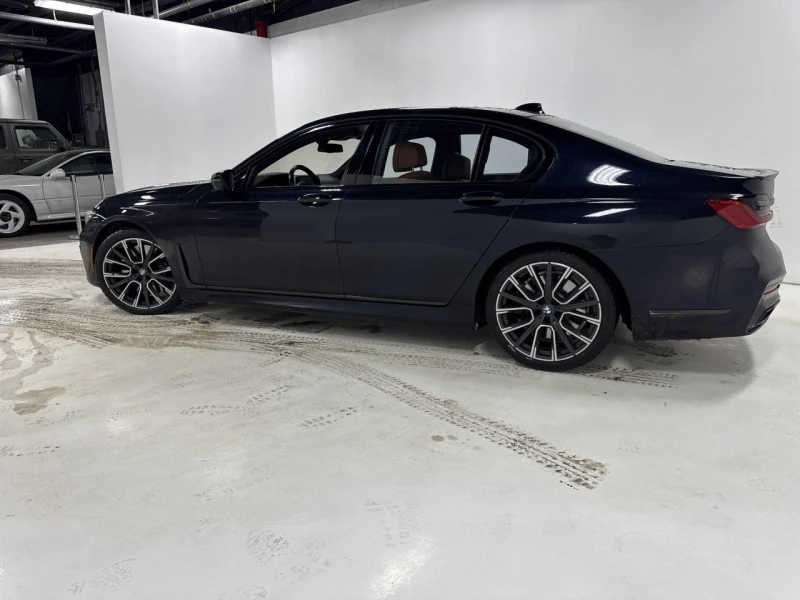 BMW 750 * АВТО КРЕДИТ* ЦЕНА ДО БГ * Сервизна история * , снимка 2 - Автомобили и джипове - 52956574