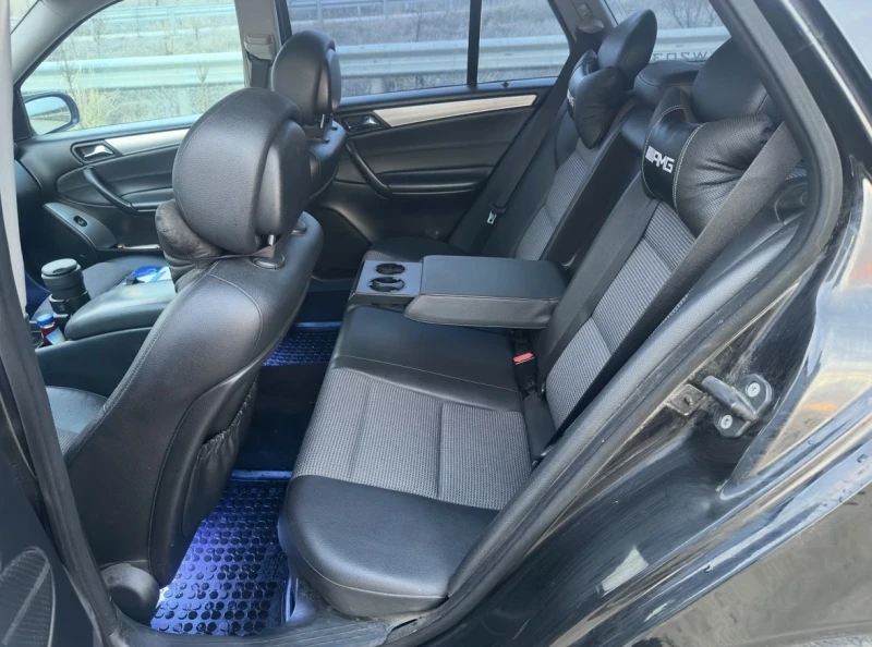 Mercedes-Benz C 320 7G tronik, AMG Packet, снимка 15 - Автомобили и джипове - 53136405