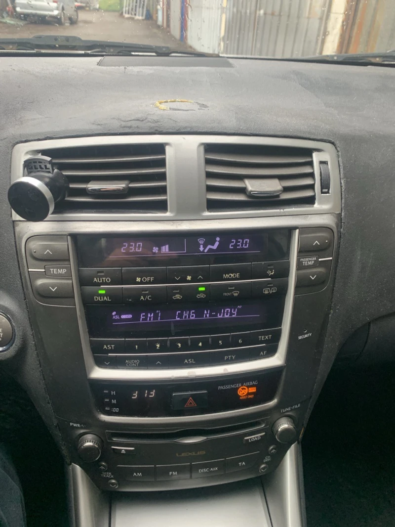 Lexus IS 220d, снимка 7 - Автомобили и джипове - 53419910