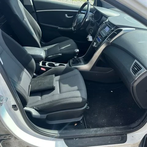 Hyundai I30 1.6 GDH SW STYILE - изображение 6