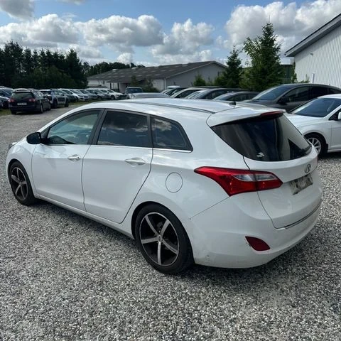 Hyundai I30 1.6 GDH SW STYILE - изображение 2