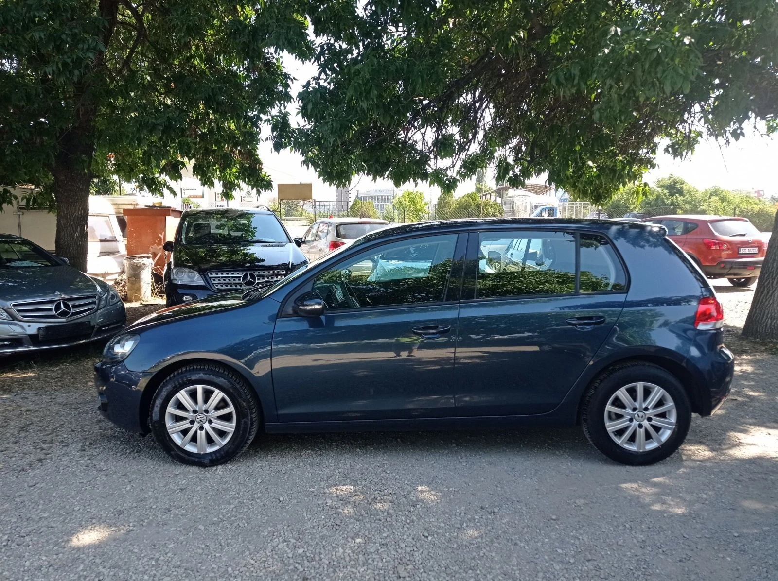 VW Golf 1.6TDI- BLUEMOTION - изображение 2