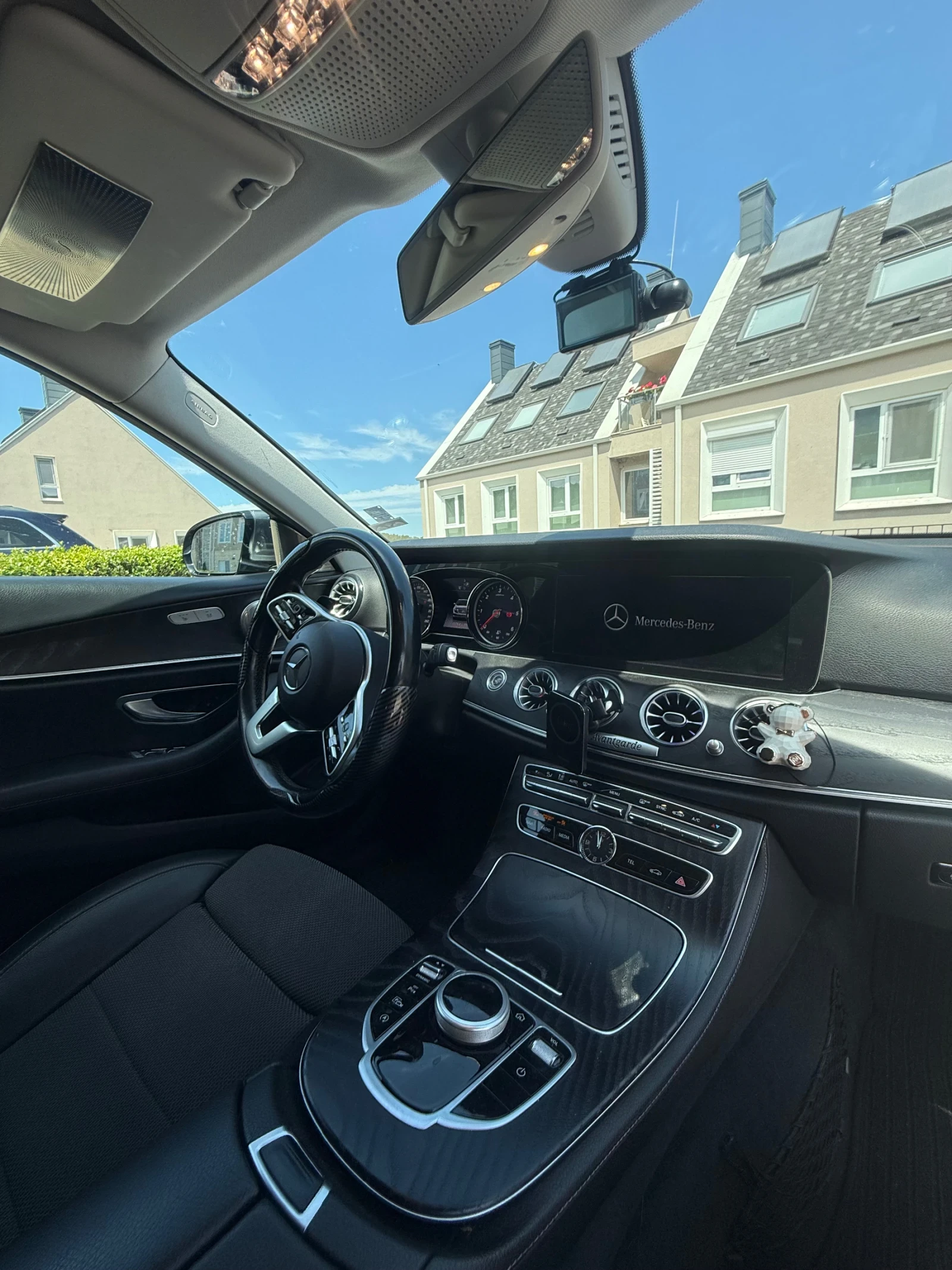 Mercedes-Benz E 200  - изображение 10