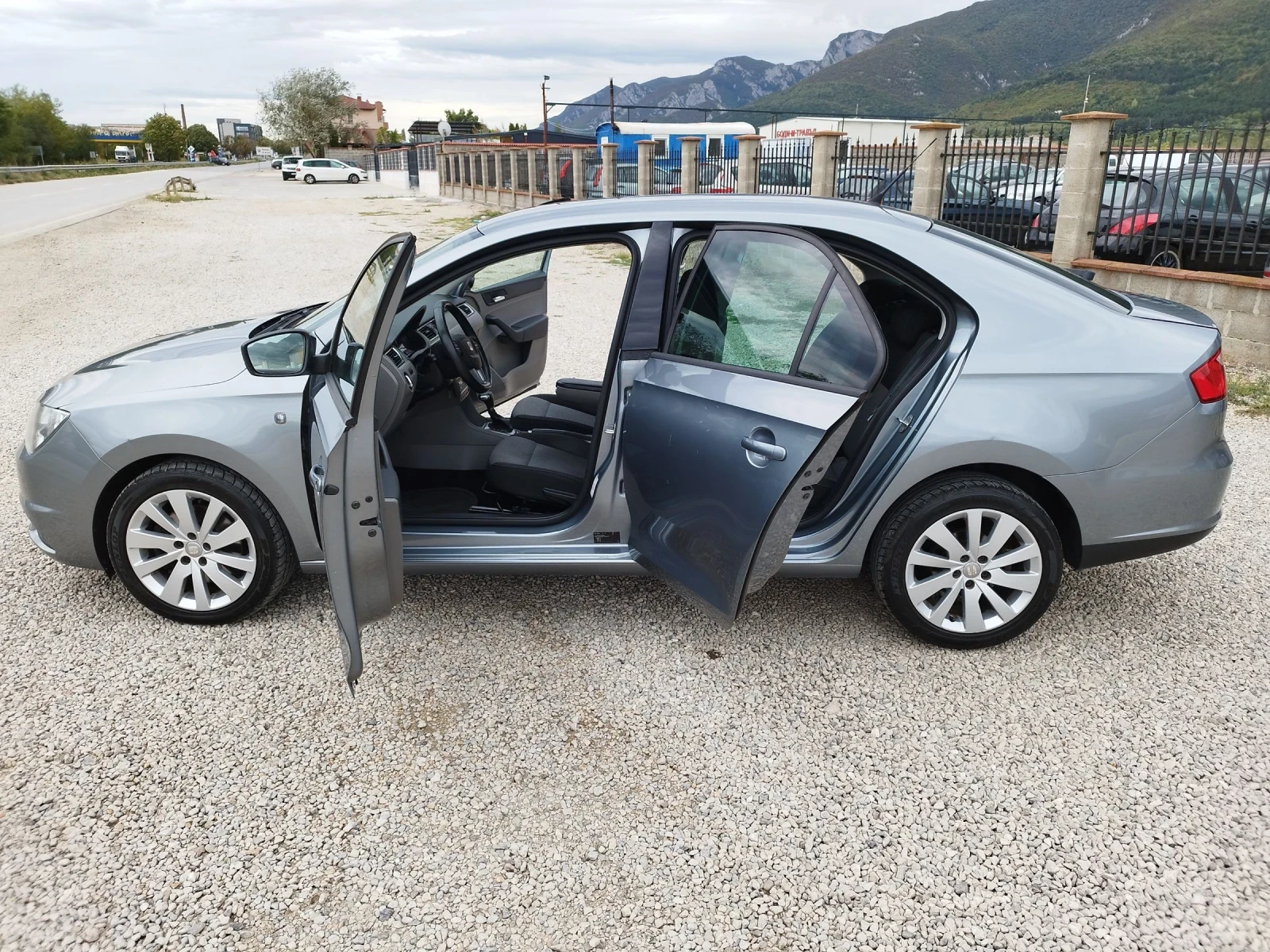 Seat Toledo 1.6 Tdi DSG - изображение 9