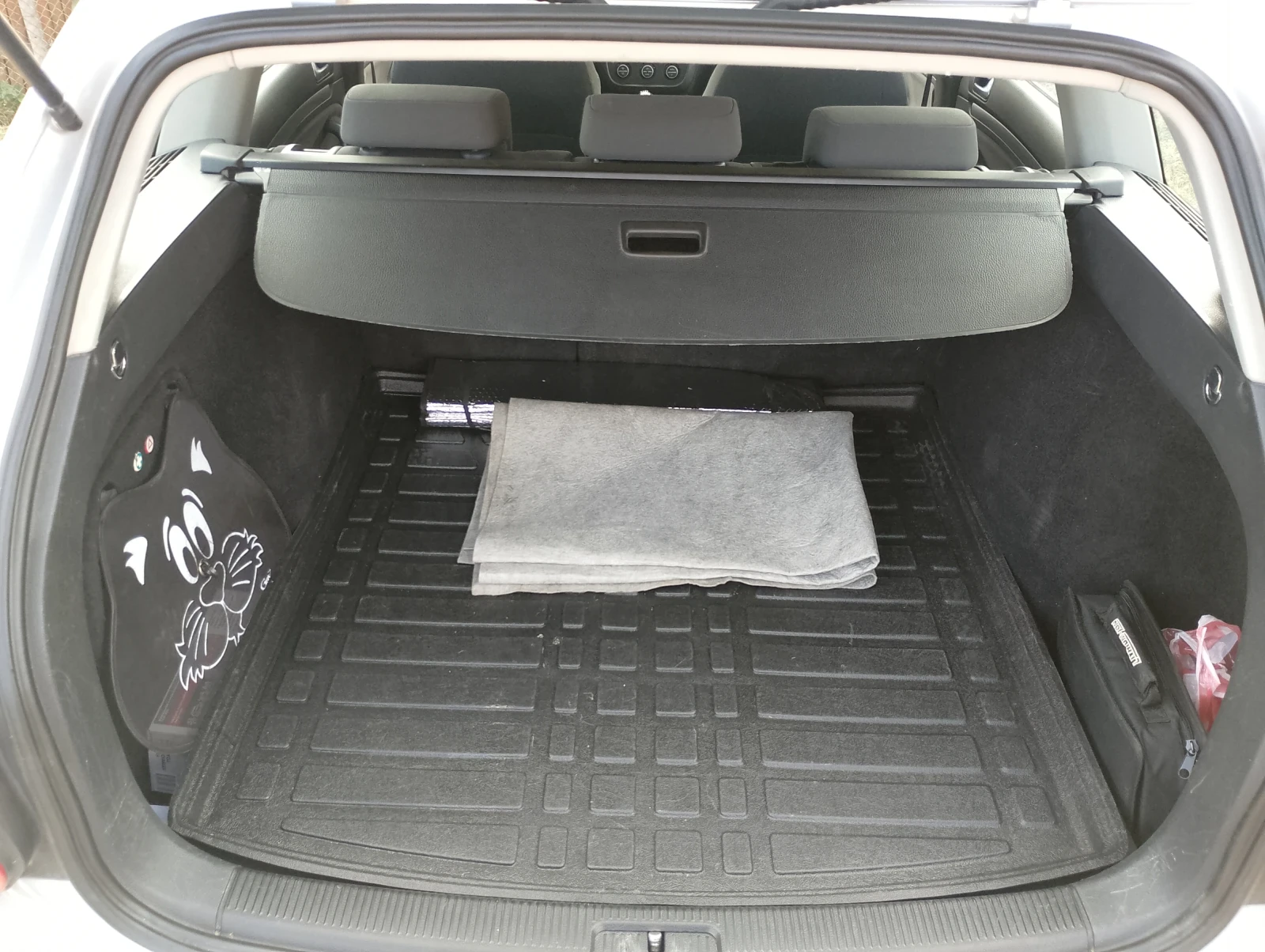 VW Golf Variant 1.9 tdi- 105 к.с НАПЪЛНО ОБСЛУЖЕН!!!!, снимка 5 - Автомобили и джипове - 51848323