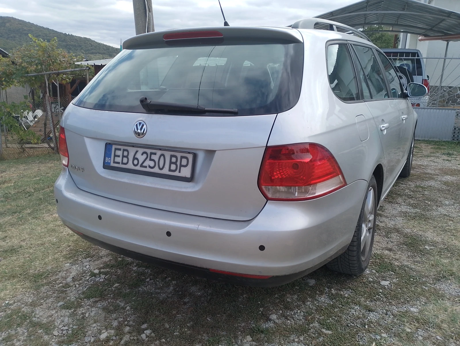 VW Golf Variant 1.9 tdi- 105 к.с НАПЪЛНО ОБСЛУЖЕН!!!!, снимка 4 - Автомобили и джипове - 51848323