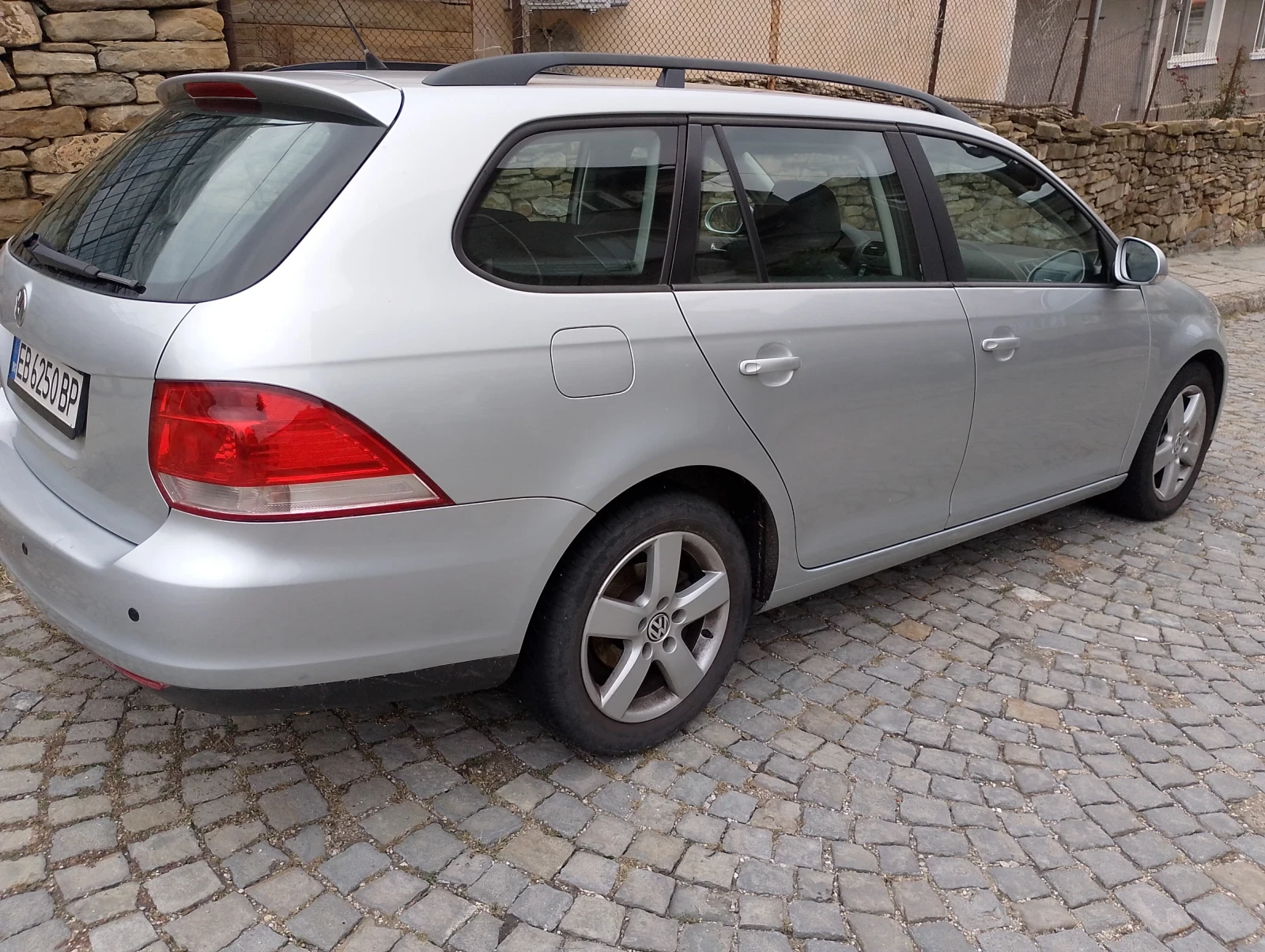 VW Golf Variant 1.9 tdi- 105 к.с НАПЪЛНО ОБСЛУЖЕН!!!!, снимка 8 - Автомобили и джипове - 51848323
