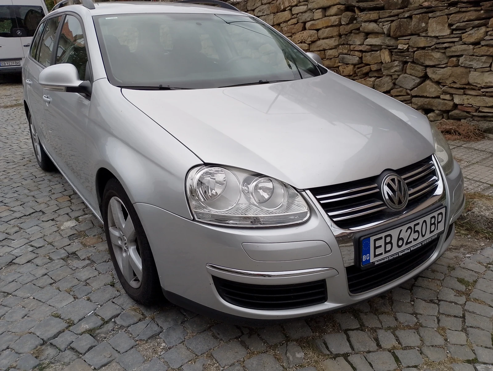 VW Golf Variant 1.9 tdi- 105 к.с НАПЪЛНО ОБСЛУЖЕН!!!!, снимка 2 - Автомобили и джипове - 51848323