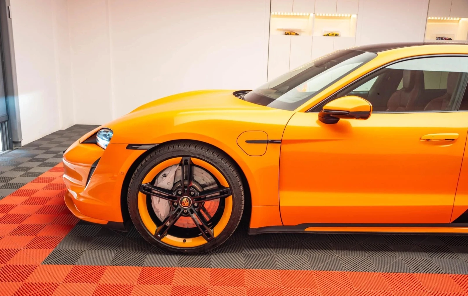 Porsche Taycan Taycan Turbo 93.4 kWh - изображение 6