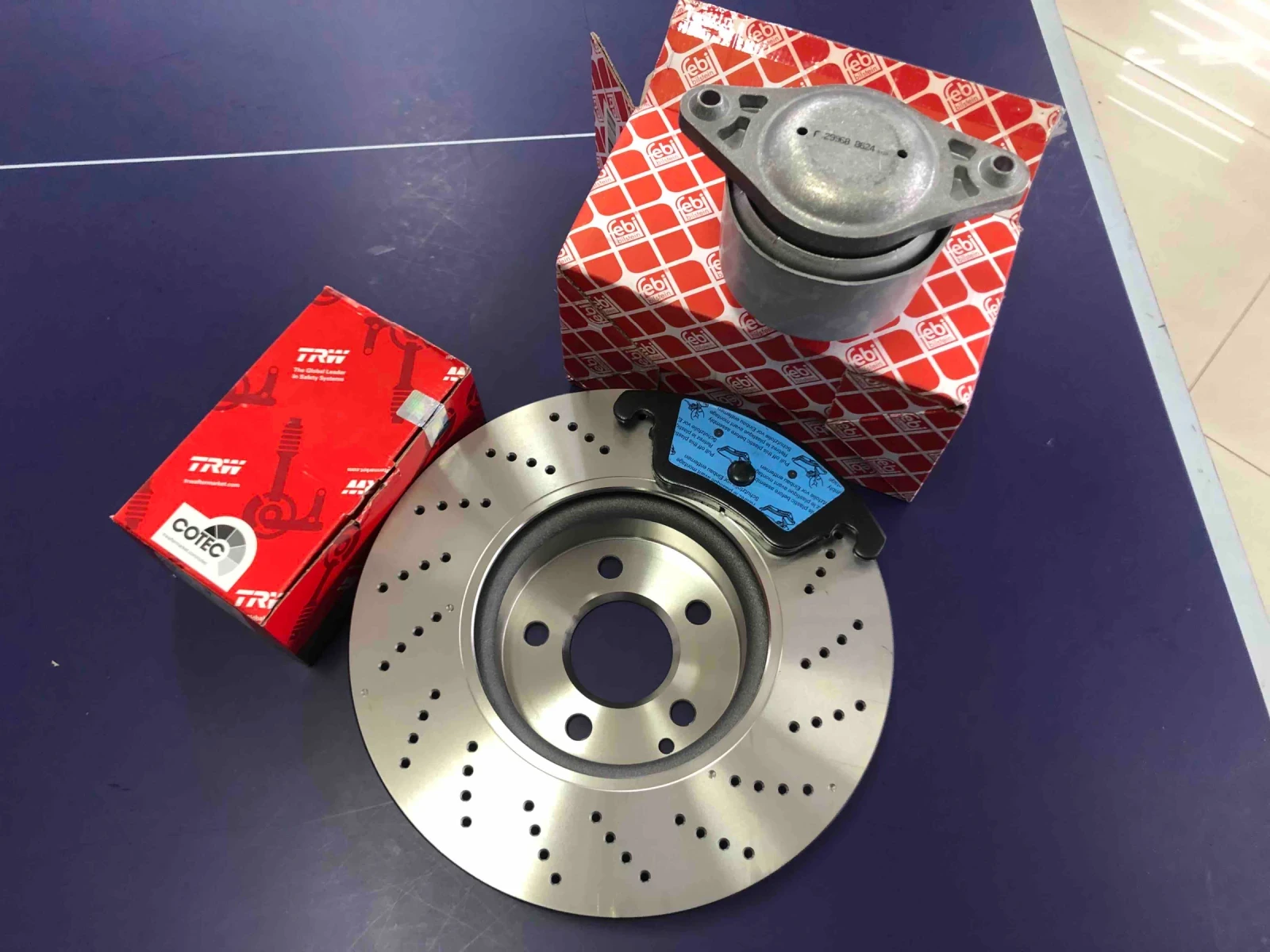 Mercedes-Benz C 320 4MATIC AMG  | Mobile.bg   14