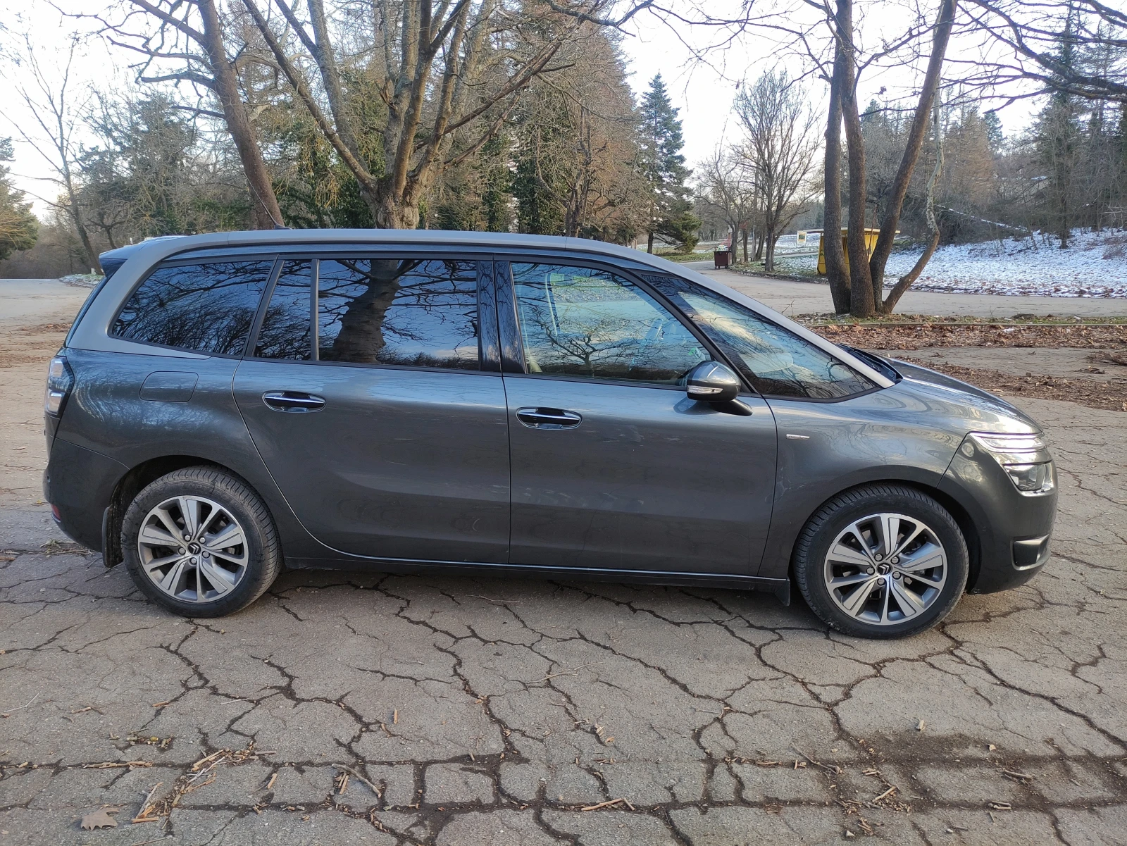 Citroen Grand C4 Picasso 2.0 HDI - изображение 4
