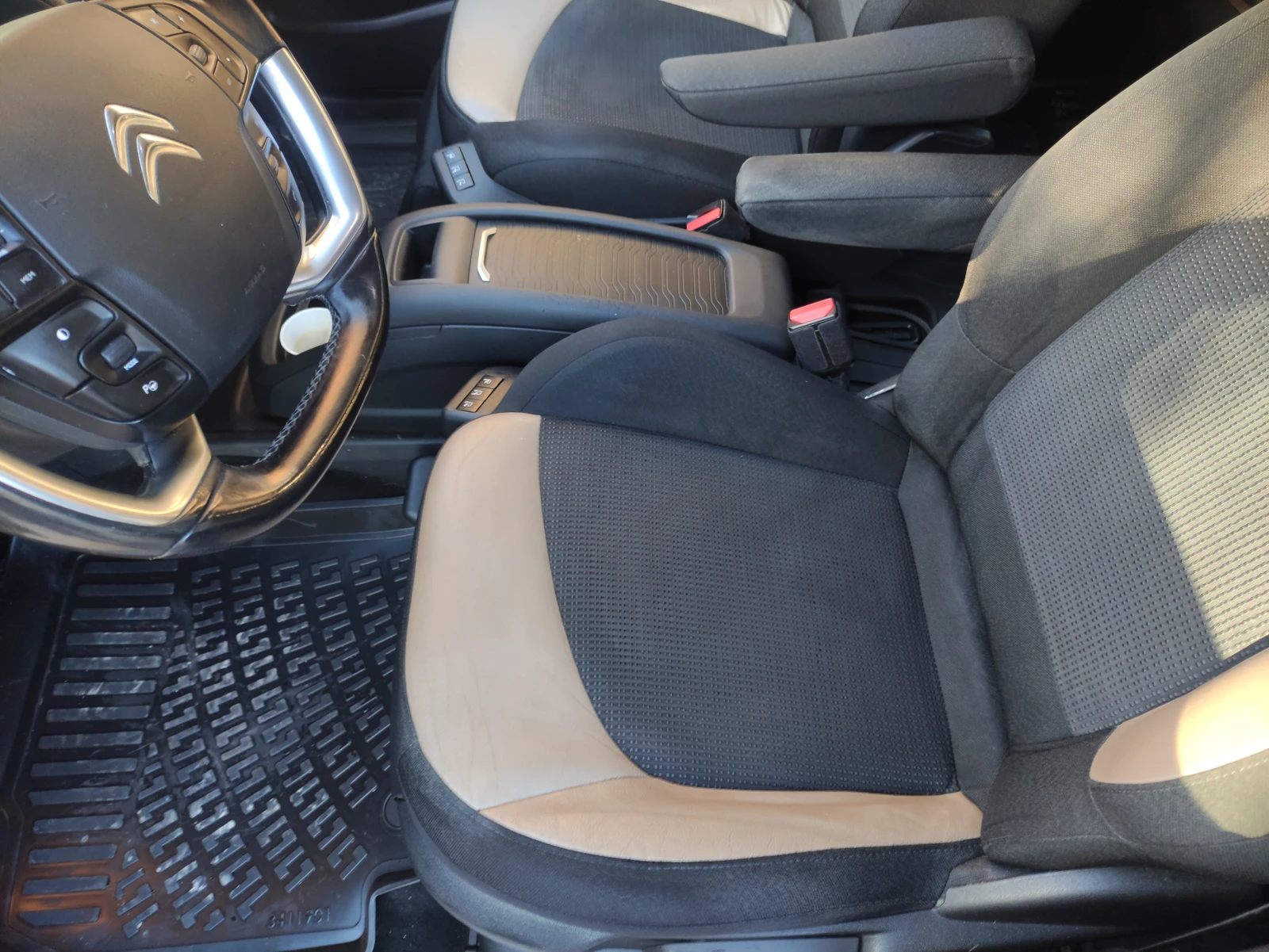 Citroen Grand C4 Picasso 2.0 HDI - изображение 9